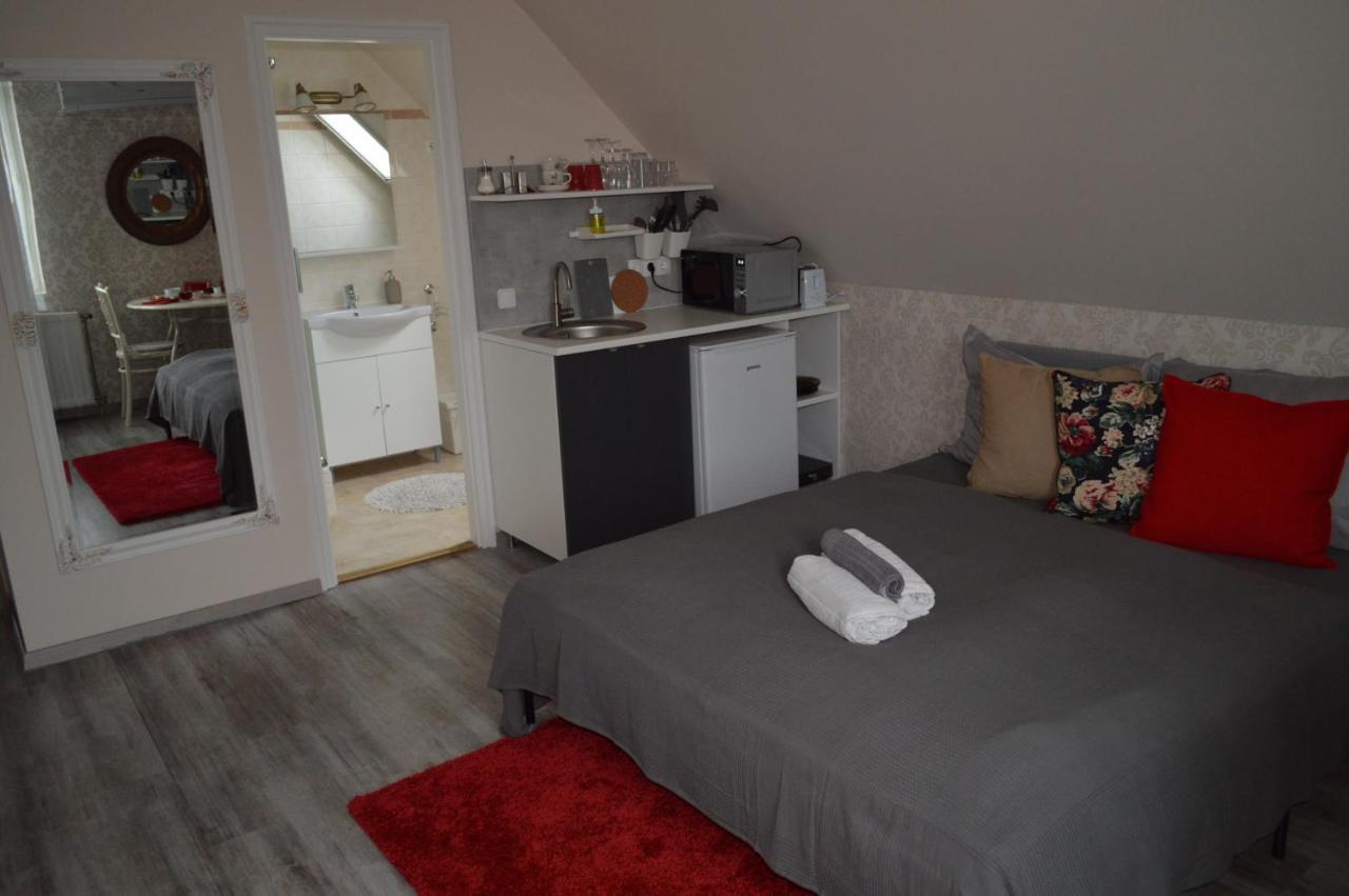 Bed and Breakfast Rebeka Panzió Tihany Exterior foto